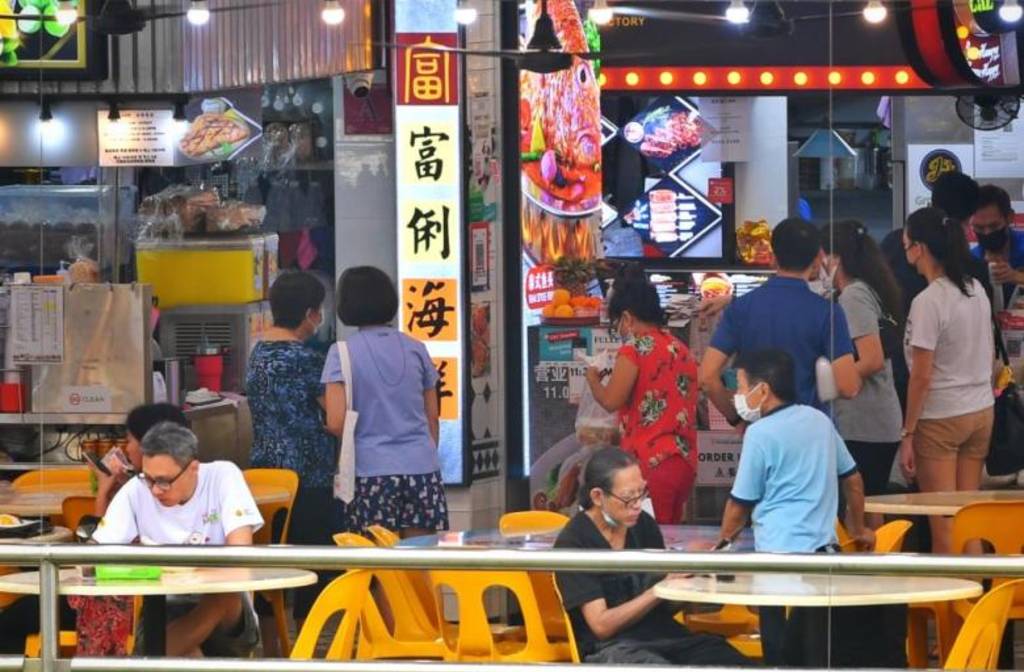 Kopitime: Smoking corners at coffee shops will decrease over time