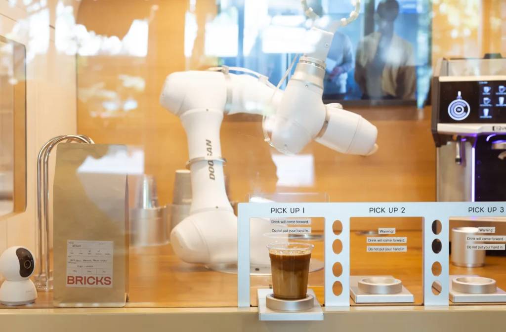 Are robots replacing humans behind the coffee machine?