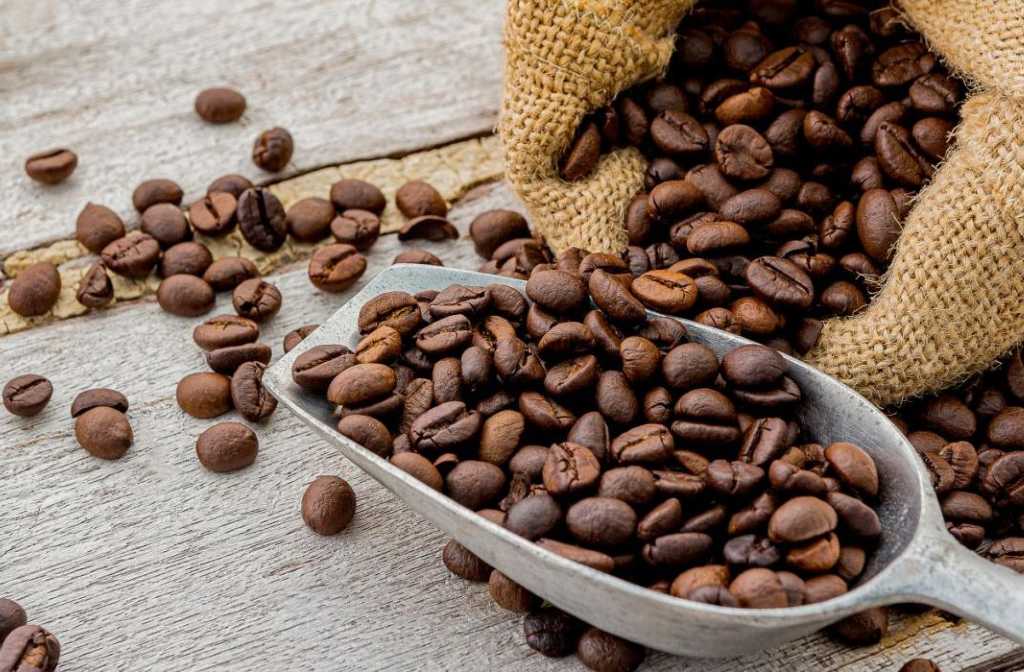 Coffee Prices Settle Higher on Supply Fears