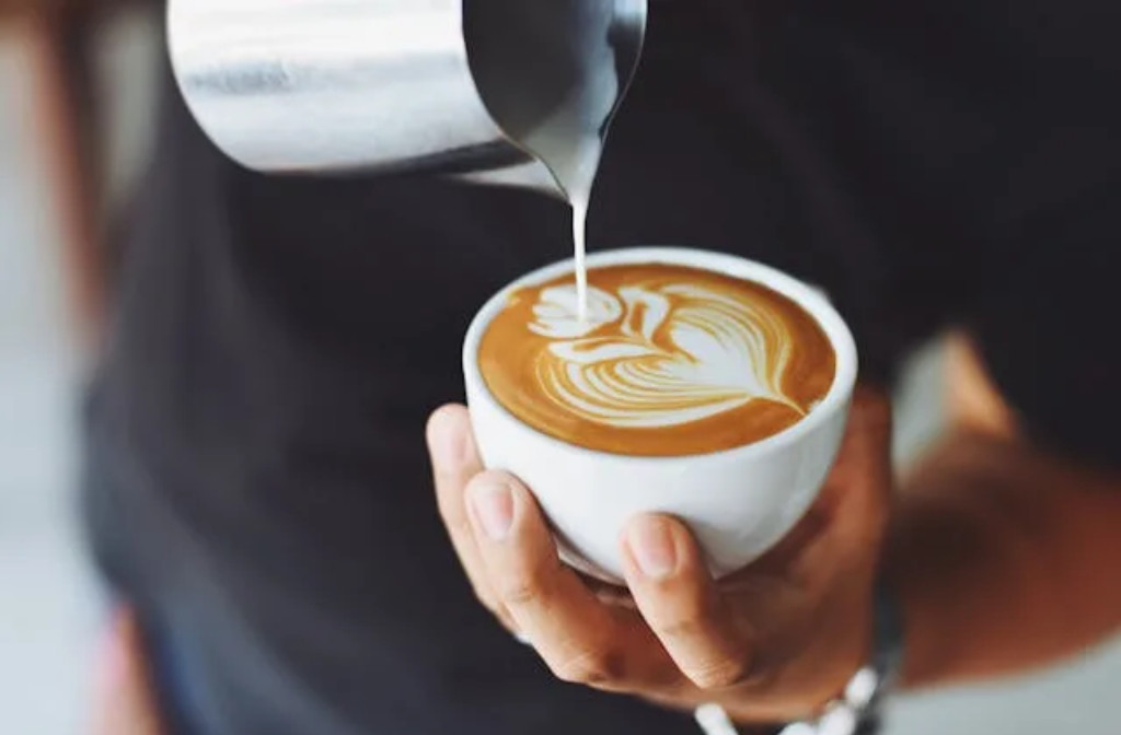 Caffeinated Coffee Linked to Healthier Aging in Women, 30-Year Study Finds