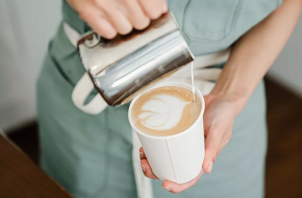 Bean vs. cup: Where is the most expensive takeaway coffee in Europe?