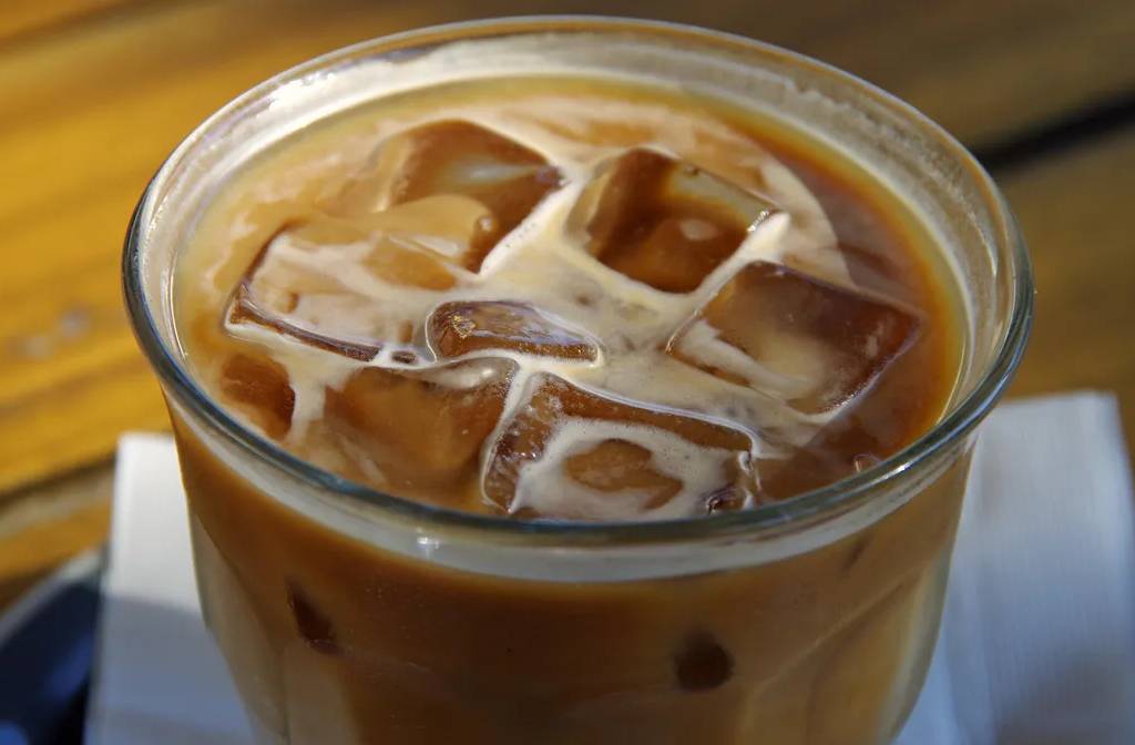 Should You Put Down the Iced Coffee During a Heat Advisory? This Is What Dietitians Say